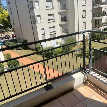 Superbe Avec Deux Balcons A 8 Appartement *