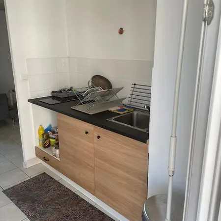 Superbe Avec Deux Balcons A 8 *